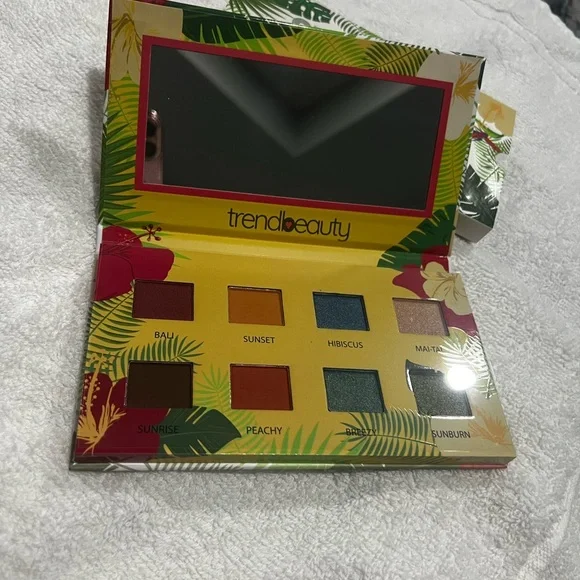 Trend Beauty Tropical Eyeshadow Palette - Picture 3 of 6
